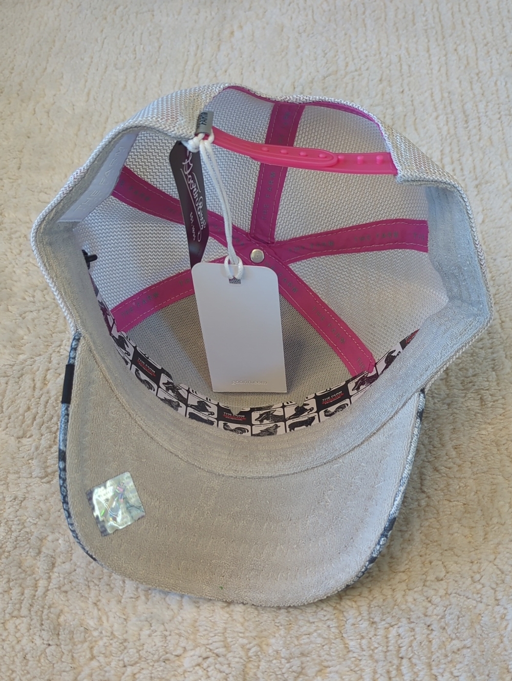 Goorin Bros Catch Animal Farm Snapback Trucker Hat - Picture 6 of 6